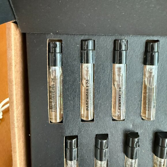 Le Labo Discovery Fragrance Set with 17 Scents - Picture 3 of 8